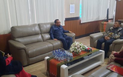 PIMPINAN FAKULTAS HUKUM UISU SILATURAHMI DENGAN KETUA PENGADILAN NEGERI MEDAN KELAS I-A KHUSUS