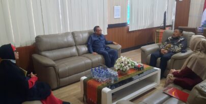 PIMPINAN FAKULTAS HUKUM UISU SILATURAHMI DENGAN KETUA PENGADILAN NEGERI MEDAN KELAS I-A KHUSUS